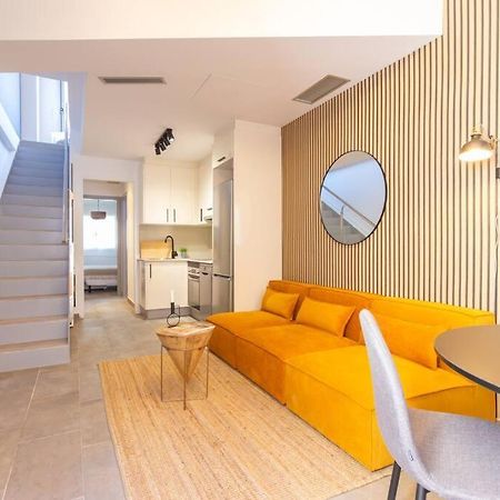 Duplex With Terrace Near Bcn Apartment ตาราสซา ภายนอก รูปภาพ