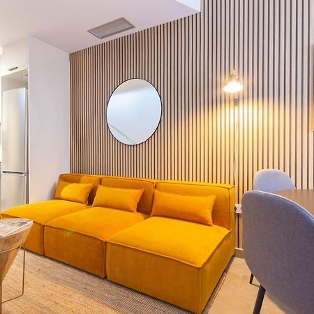Duplex With Terrace Near Bcn Apartment ตาราสซา ภายนอก รูปภาพ