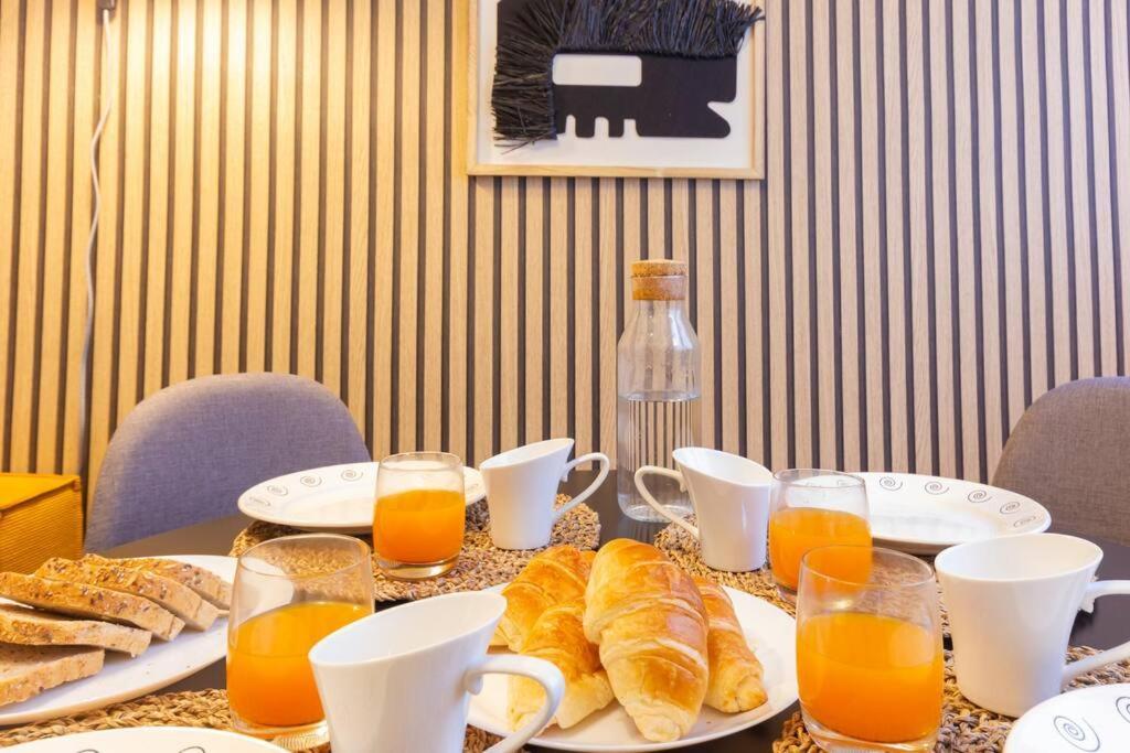 Duplex With Terrace Near Bcn Apartment ตาราสซา ภายนอก รูปภาพ