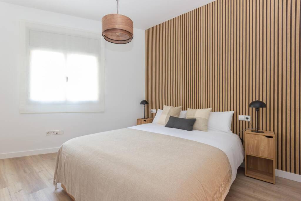 Duplex With Terrace Near Bcn Apartment ตาราสซา ภายนอก รูปภาพ