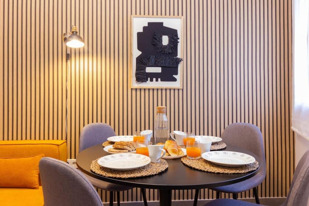 Duplex With Terrace Near Bcn Apartment ตาราสซา ภายนอก รูปภาพ