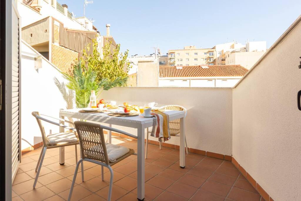 Duplex With Terrace Near Bcn Apartment ตาราสซา ภายนอก รูปภาพ