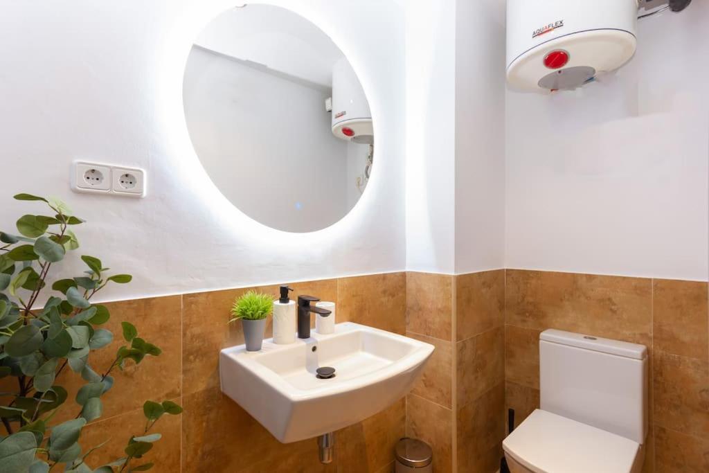 Duplex With Terrace Near Bcn Apartment ตาราสซา ภายนอก รูปภาพ