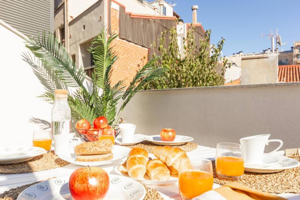 Duplex With Terrace Near Bcn Apartment ตาราสซา ภายนอก รูปภาพ